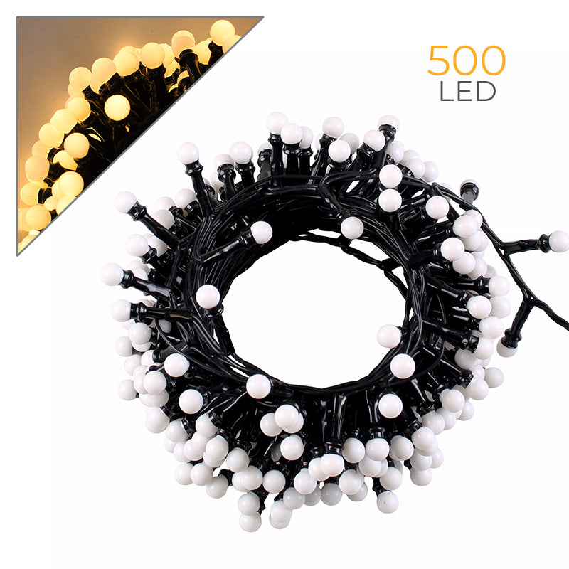 Catena_Luminosa_500_LED_a_Sfera_Arrotolata_a_Cerchio_con_Dettaglio_Luce_Calda_su_Sfondo_Bianco